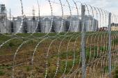 Огорожа з трьох рядів плоского бар'єру безпеки Кайман