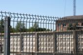 Сварная панель забора крупным планом